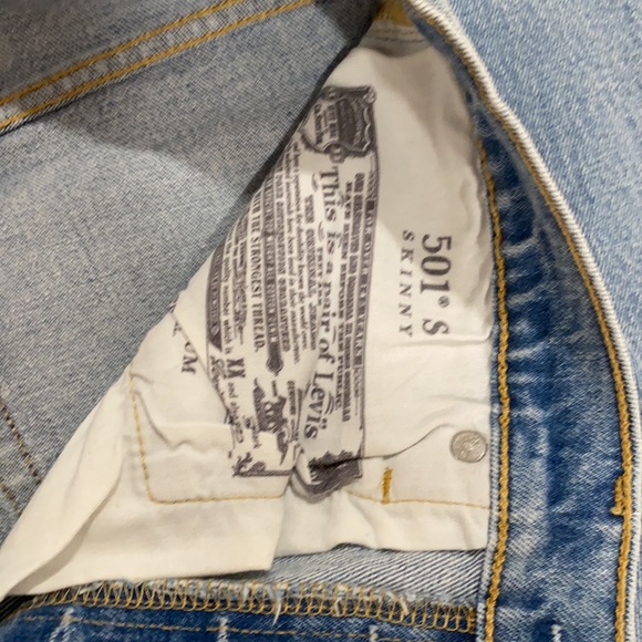 Levis Jeans - Picture 4 of 7